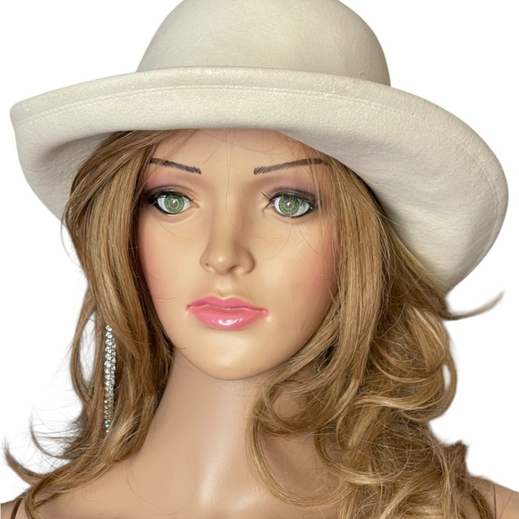 Vintage 1960S YVES SAINT
LAURENT YSL SCULPTED
IVORY FELT FEDORA HAT - Picture 2 of 16